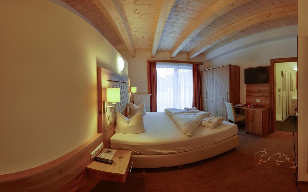 Hotel Habicht Fulpmes Zimmer foto